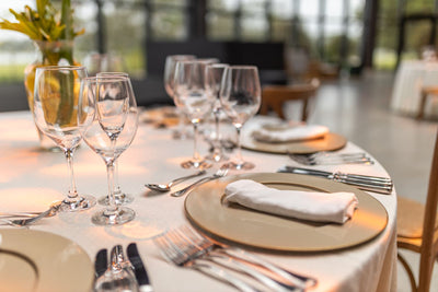 Hosting Set Sizing by Guest Count: From 2 to 12 People