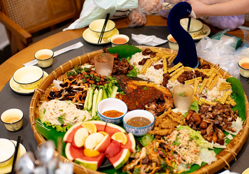 Setting the Noche Buena Table: Filipino Christmas Eve Traditions